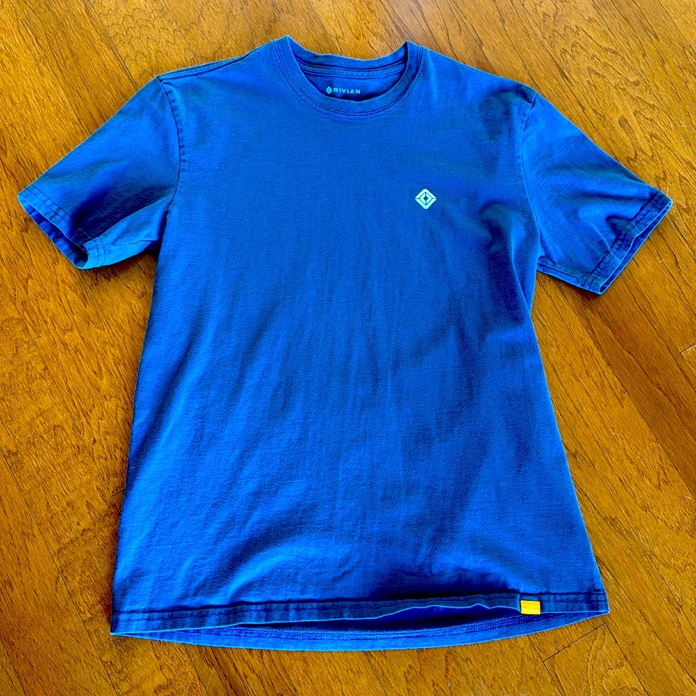 Men’s Rivian Car Tee 🔵🔵